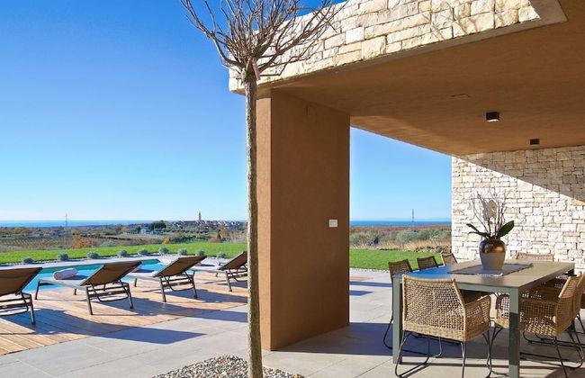 Enticing Holiday Home in Brtonigla with Hot Tub - Photo 31