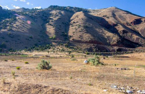 Stunning Salmon Riverfront Cabin - Foto 39