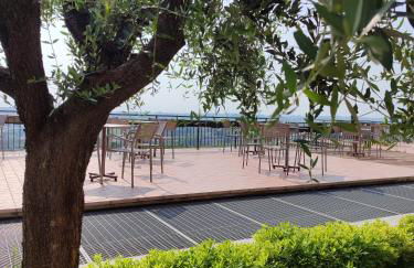 Nice apartments lake view & free parking - Photo 22