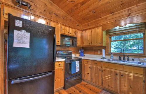 Bearfoot Ridge Wood-burning fireplace cozy hot tub serene views - Foto 37