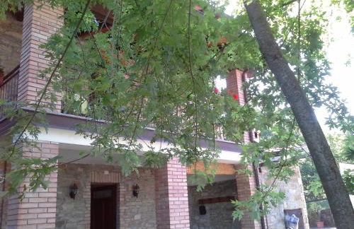 A fine 2 bedroom stone house in Emila - Photo 56