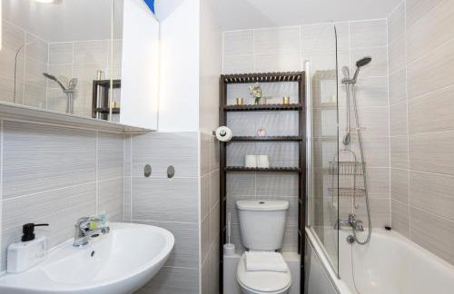 GuestReady - Modern stay in Bispham House - Photo 5