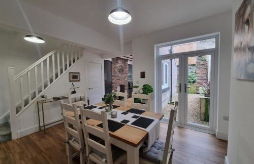 4 Bed Townhouse-sleeps 7-garden-pets-valley View - Foto 1