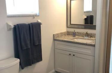 Beautiful Home across the street from Lake June! - Foto 14