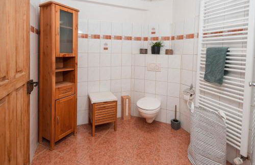 BG Living & Hosting - Mosel-Fachwerkhaus nahe Calmont Klettersteig - 2 Schlafzimmer, Parkplatz, WLAN & Netflix, 5 Personen - Foto 41