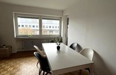 LOOT LARGE /Stadtrand /Parkplatz - Foto 12