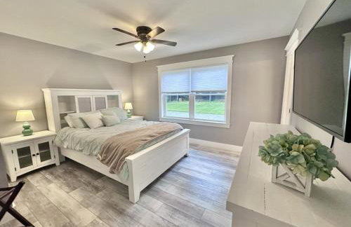 Luxury Waterfront Retreat with Hot Tub Near Acadia - Foto 9