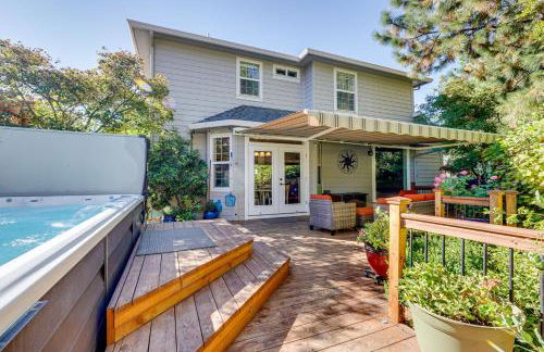 Spacious Home with Swim Spa and Deck in Medford! - Foto 1