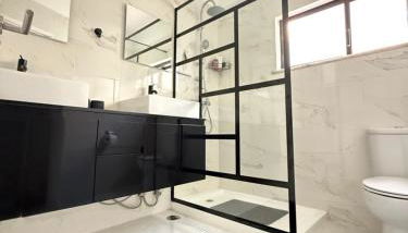 Casa Algarvia Portimão Townhouse Patio & Rooftop - Foto 5, towels, Shower