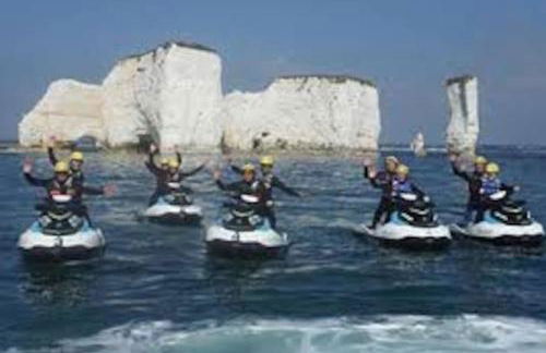 Spacious 5-Bedroom Victorian House Near Sandbanks - Sleeps 14, Parking & Garden - Foto 49