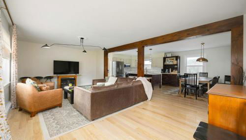 Luxury 4BR in Hudson Valley on a 8 Acre Estate - Hot Tub, Large Firepit, Oversized 38 Ft Deck! - Foto 4