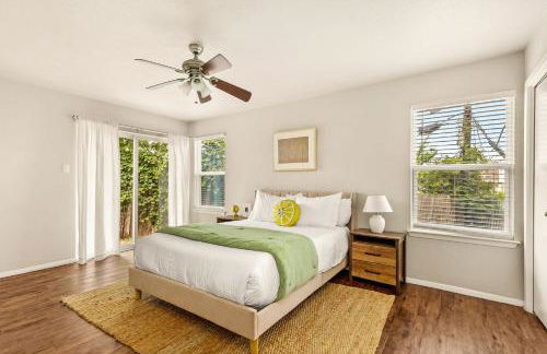 Serene SoCo Escape, Walk to Cafes and Free Parking - Photo 18