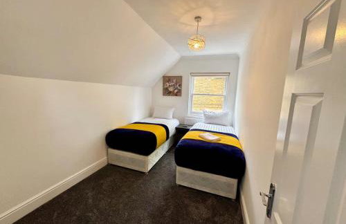 Spacious 3-Bed Home with Garden, Private Parking, Smart Tv's, Fast Wi-Fi - Foto 41