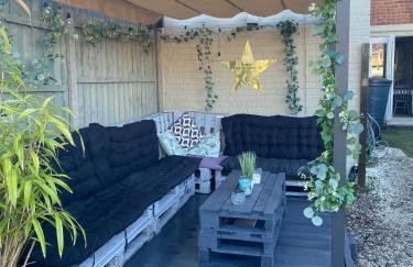 Isle 2-bed Retreat- Sleeps 4, Garden & Games Room - Foto 3