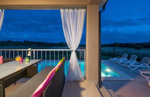 Family holiday house with private pool and playground - Foto 7