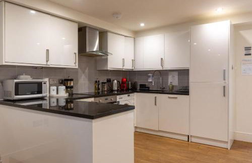 Zone 1 Modern 2 Bed 2 Bath Apt with outdoor space Hyde park - Foto 30