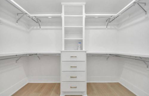 3Bdr 6Beds in Ellegant Home with Rooftop Lounge and SkylineView - Foto 27