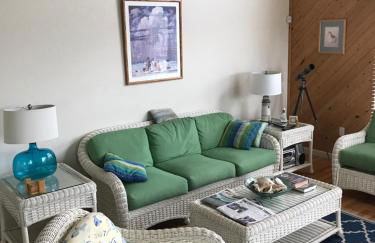 Pets OK Rest A Shored A Secure and Comfortable Home Flat Screen T Vs In All Rooms Fully Stocked With Plenty Of Amenities Private Inground Pool Gas Fireplace Rents Sat to Sat Full Weeks only - Foto 4