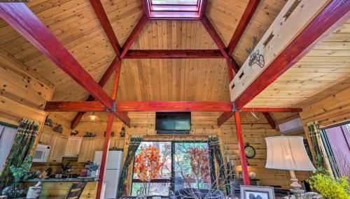 Furnished Deck Romantic StrawberryandPine Studio! - Foto 1