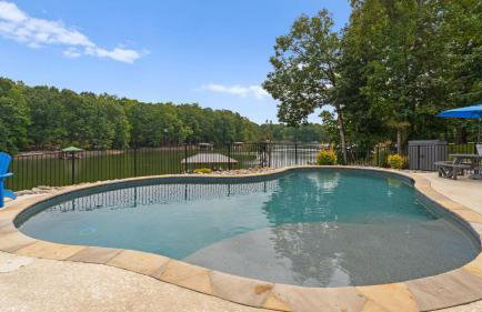 Whitetail Cove by Avantstay Lakefront w/ Pool + Private Dock Sleeps 20 - Foto 15