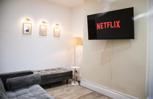 Entire Luxury Home in Old Trafford, next to MUFC - Foto 18