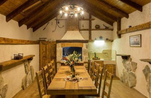 Villa Falcon Rook - Four-Bedroom Villa with Terrace and Swimming Pool - Photo 3