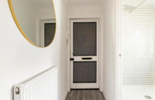 Bright and Spacious Apartment-Unbeatable Location! - Pass the Keys - Foto 15