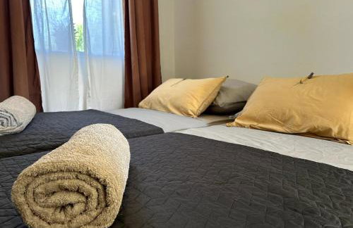 Cozy apartment with private yard - Photo 8