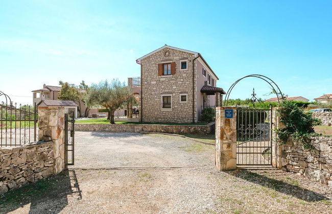 Villa in Sveti Lovrec Near Ski Resort - Foto 35