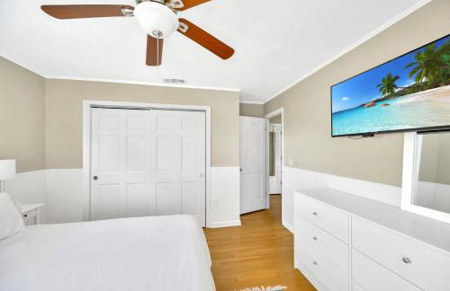 Home ON Key with pool, hot tub, putting green, arcade games, bike & mins to beach! - Foto 23