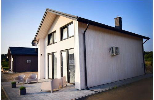 Biała chatka w Krzaczastym Zakątku - Foto 4