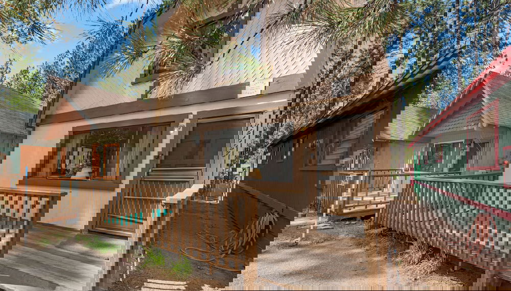 The Lingard Lodge - Photo 1, Primary image