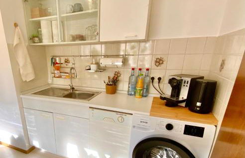 Ruhe & Charme - Family Apartment for 4 People, Self-Check-In, Free Parking, U-Bahn, Netflix - Foto 7