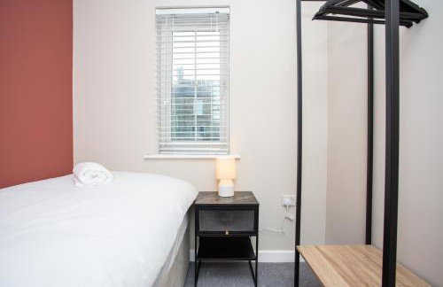 Vacant Nest Cleveland Close Central Parking - Photo 31