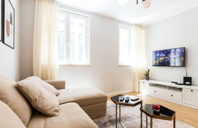 Cultural Haven Central Two Bedroom Apartment in Zadar With City Views - Foto 16