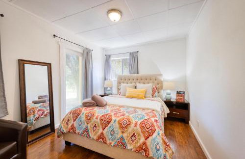 Charming Milk Barn Home on Vineyard Estate - Foto 15