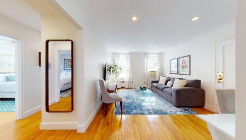 Bright 2br In Brookline - Photo 3