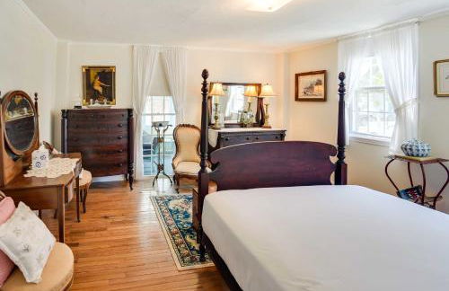 Historic Warren Vacation Rental Walk to Beaches! - Foto 17