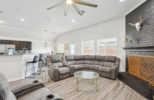 5BR Holiday Getaway in DeSoto with Pool, Hot Tub & Cinema - Foto 19