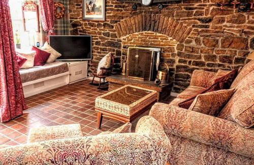 Butterfly Lodge quirky rural home stunning views - Photo 2