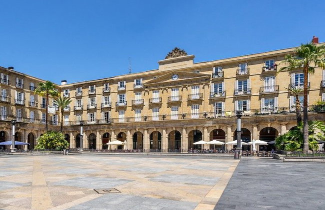 Tour combinato di architettura e storia di Bilbao in autobus e a piedi - Foto 3