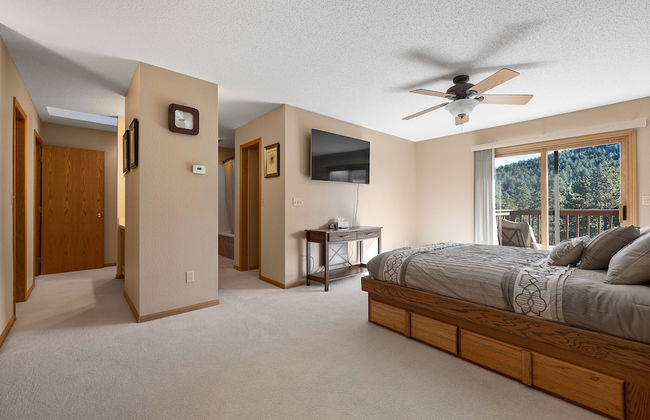 Peaceful Pines 5 BR Home with Jacuzzi - Foto 3