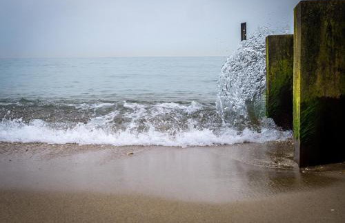 Stunning 2 bed Seaside Apartment With Sea Views - Foto 69