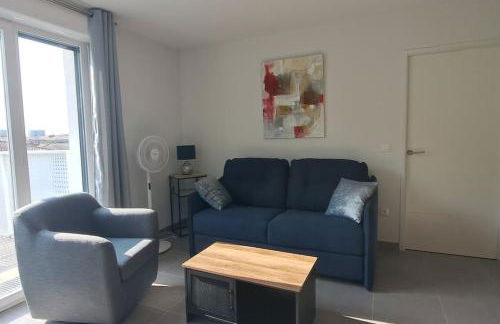 T2 Charmant, spacieux parking privé tram et metro - Foto 6