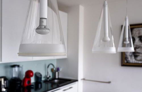 Modern, fully furnished apartment with ensuite, private balcony and elevator in Notting Hill - Foto 52