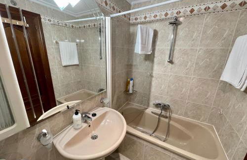 Apartamento Reyes de España / Free Parking & Wi Fi - Foto 15