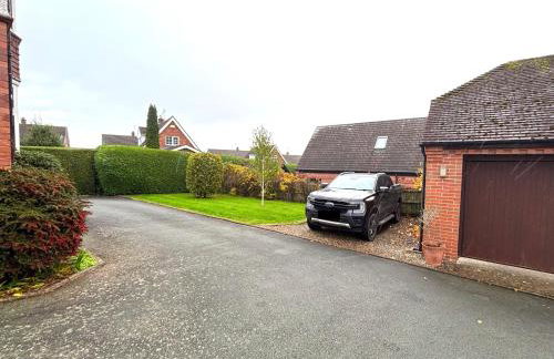 Spacious 4-Bed Home - Oswestry - Families & Groups - Foto 7