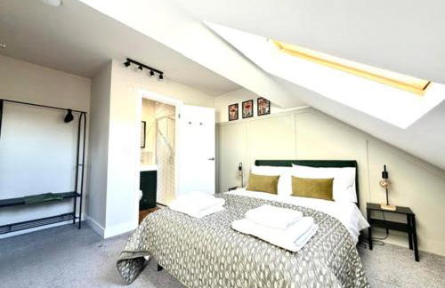 Contractor Accommodation Sleeps 7 - 4 Bathrooms - Parking For 3 Vans - Worksop - Foto 3