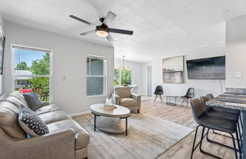 6BR Home Kitchen Laundry Sleeps 12 #60 - Foto 7