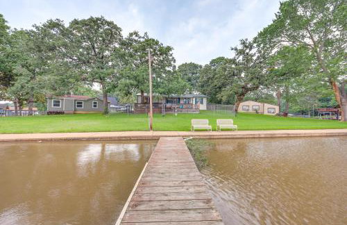 Lakefront Gun Barrel City Home with Dock and Deck - Foto 37